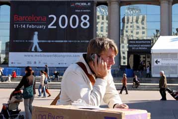 Παρουσιάστηκαν τα πρώτα κινητά με λογισμικό Google