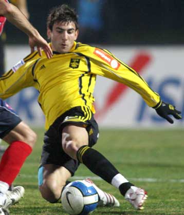 Αποφεύγει το χειρουργείο ο Καράμπελας, συγγνώμη ζητά ο Γεωργιάδης που δέχεται απειλές