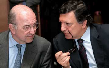 Ανησυχία για την οικονομική επιβράδυνση στην ευρωζώνη, κόντρα για τα ελλείμματα