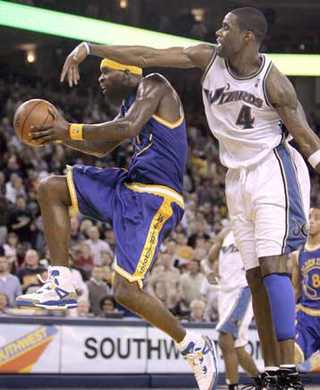 Με «40άρα» του Τζάκσον ξεπέρασαν οι Ουόριορς το εμπόδιο των Ουίζαρντς