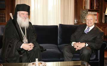 Τη νενομισμένη διαβεβαίωση ενώπιον του Κ.Παπούλια έδωσε ο νέος Αρχιεπίσκοπος