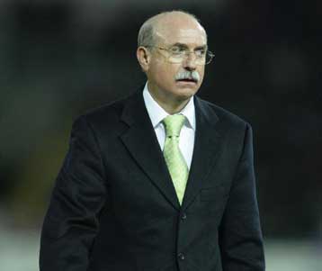 Tέλος ο Φερέρ από την τεχνική ηγεσία της ΑΕΚ, συνεχίζει με Κωστένογλου