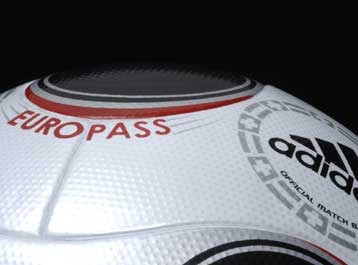 Μόλις 5.680 εισιτήρια ανά αγώνα δίνει η UEFA στην Ελλάδα για το EURO 2008