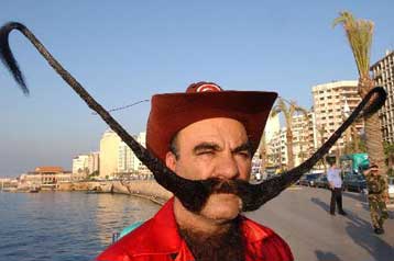 Το Ανώτατο Δικαστήριο της Ινδίας υπερασπίζει το δικαίωμα στο… τσιγκελωτό μουστάκι