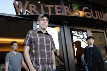Τέλος στην πολύμηνη απεργία τους έδωσαν οι σεναριογράφοι του Χόλιγουντ