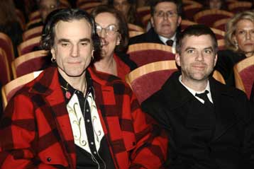 Πρεμιέρα του «Θα χυθεί αίμα» στην Αθήνα, παρουσία των Ντέι Λούις και Π.Τ.Αντερσον