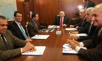 Να σεβαστούν το περιβάλλον, προειδοποιεί τις βιομηχανίες ο Γ.Σουφλιάς