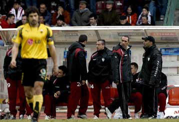 Ο Δώνης δεν φεύγει από τη Λάρισα πριν τη λήξη και εκθειάζει τον Πανιώνιο