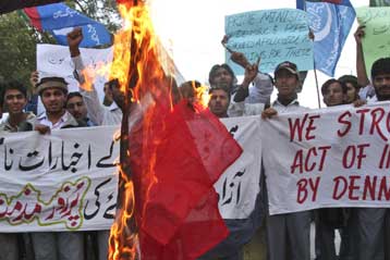 Βουλευτές του Κουβέιτ ζητούν μποϊκοτάζ της Δανίας για αναδημοσίευση σκίτσων του Μωάμεθ