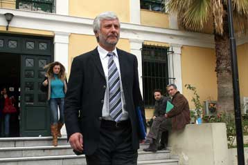 Καταπέλτης για τη λειτουργία του ΥΠΠΟ ο Πέτρος Τατούλης στη Βουλή