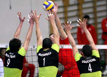 Ήττα του Ολυμπιακού από τη Ρόμα με 3-0 σετ στον προημιτελικό του Ρέντη