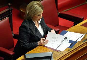 Κανένας κλάδος δεν θα εξαιρεθεί από την ενοποίηση των Ταμείων, λέει η Φ.Πετραλιά