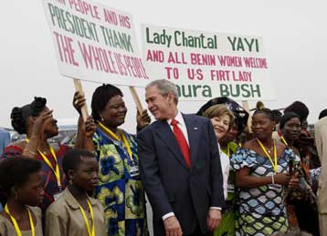 Επίσκεψη Μπους στην Αφρική με το βλέμμα στις εξελίξεις στην Κένυα