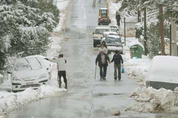 Στο «ψυγείο» η χώρα με χιόνια και πολύ χαμηλές θερμοκρασίες