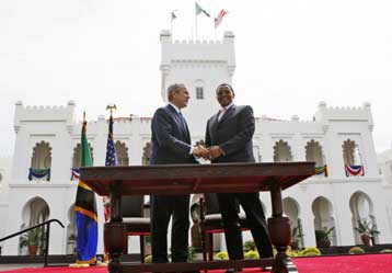 Συμφωνία με την Τανζανία για παροχή βοήθειας ύψους 698 εκατ. ευρώ, υπέγραψε ο Μπους