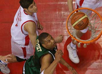 Επίδειξη ισχύος του Παναθηναϊκού στο ΣΕΦ, η ΑΕΚ κατέβαλε τον Αρη