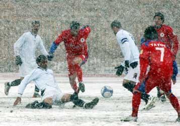 Τρία ματς αναβλήθηκαν και ένα διεκόπη λόγω κακοκαιρίας