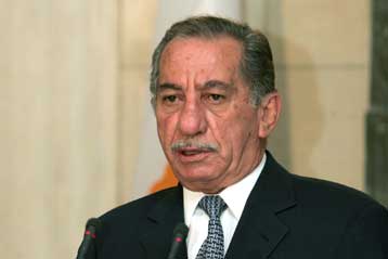 Δεν εξασφάλισαν τη στήριξη Παπαδόπουλου οι μονομάχοι των προεδρικών στην Κύπρο