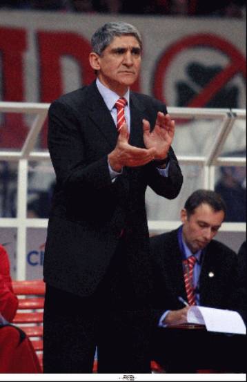 Τονωτικές ενέσεις σπό Γιαννάκη στους παίκτες μετά τη βαριά ήττα