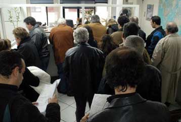 Αντίστροφη μέτρηση για τις φορολογικές δηλώσεις 800.000 ελεύθερων επαγγελματιών