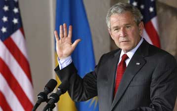 Φόρος τιμής στα θύματα της γενοκτονίας στη Ρουάντα από τον Μπους