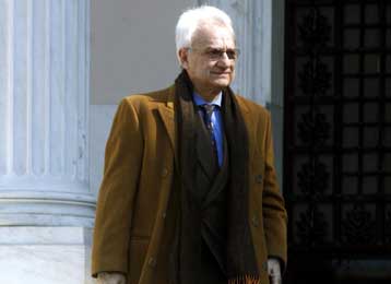 Σε κακούργημα μετατρέπεται η παράνομη μαγνητοφώνηση και μαγνητοσκόπηση