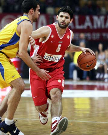 Μαγνητική τομογραφία για τον Ματσιγιάουσκας, εκτός αποστολής ο Παπαμακάριος