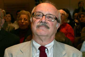 Ανανέωσε η Βουλή την θητεία του Θάνου Βερέμη στην προεδρία του ΕΣΥΠ