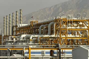 Συμφωνία Ιράν και Gazprom για την εκμετάλλευση κοιτασμάτων πετρελαίου και φυσικού αερίου