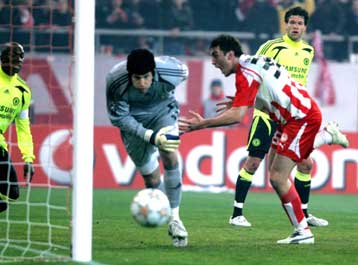 Δύσκολη έκανε τη… ζωή της Τσέλσι ο Ολυμπιακός σύμφωνα με τα ξένα ΜΜΕ