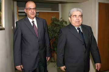 Τον Δ.Χριστόφια θα στηρίξει το ΔΗΚΟ στο β γύρο των κυπριακών προεδρικών εκλογών