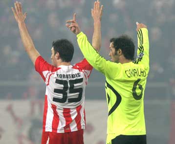 Αναγνώριση για τον Ολυμπιακό και ανησυχία για τη ρεβάνς