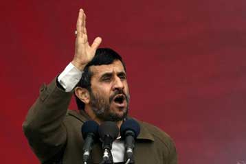 Προκαλεί ξανά ο Αχμαντινετζάντ με εμπρηστικές δηλώσεις κατά Ισραήλ και Δύσης