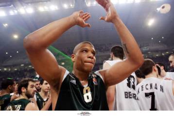 Τα πάνω κάτω έφερε ο Παναθηναϊκός με Σπανούλη και Μπατίστ, 67-65 την Παρτιζάν