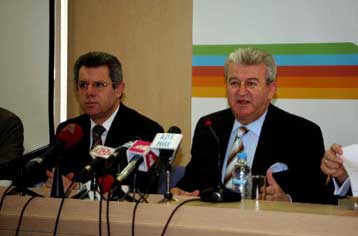 Με 41 μέτρα υπόσχεται η κυβέρνηση ότι θα περιορίσει την ακρίβεια