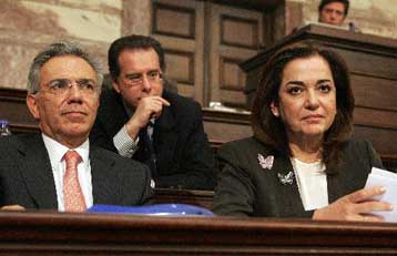 Προβληματισμός για την πρόταση Νίμιτς εν όψει σκληρών διαπραγματεύσεων