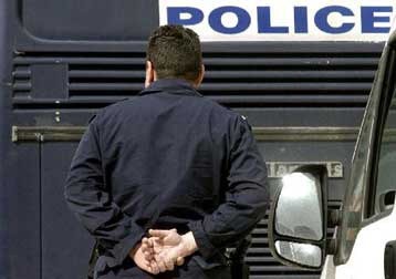 Εξαρθρώθηκε από την Ασφάλεια κύκλωμα παράνομων ελληνοποιήσεων