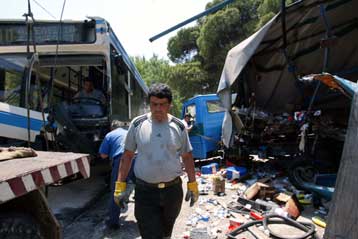 Ένας νεκρός σε σύγκρουση Ι.Χ. με λεωφορείο του ΟΑΣΑ