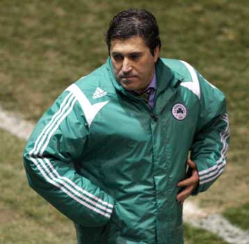 Οι αποδοκιμασίες δεν δίνουν κίνητρα, εκτιμά ο Πεσέιρο που έκανε συστάσεις για Νίνη