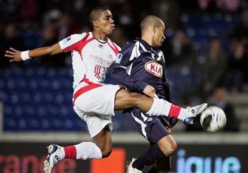 «Κόλλησε» στη Λιλ η Μπορντό προς χαράν της Λιόν