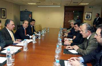 Αυξήσεις έως 3,5% στους μισθούς για το 2008 ανακοινώνει το Μάρτιο η κυβέρνηση