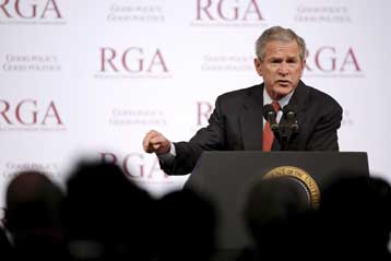 Η αμερικανική οικονομία δεν βρίσκεται σε φάση ύφεσης, τονίζει ο Τζορτζ Μπους