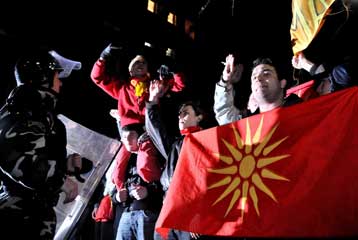 Κλιμακώνει τις πιέσεις της η ΠΓΔΜ εν όψει της νέας συνάντησης στη Ν.Υόρκη