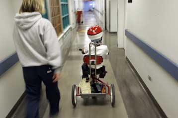 Κακοποιημένο ένα στα δέκα παιδιά που εξετάζονται στα νοσοκομεία