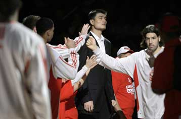 Νικηφόρα συνεχίζουν οι Ρόκετς παρά την τεράστια απώλεια του Γιάο Μινγκ