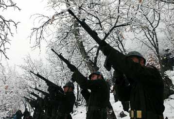 Στην Τουρκία ο Γκέιτς με ήπια πίεση για λήξη της επιχείρησης στο Βόρειο Ιράκ