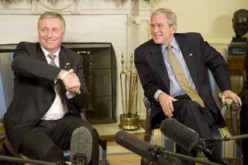 Τσεχία και ΗΠΑ κοντά σε συμφωνία για την αντιπυραυλική ασπίδα, δηλώνει ο Τζ.Ο.Μπους