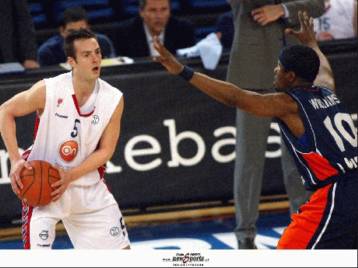 Βαριά ήττα από τη Βαλένθια και αποκλεισμός του Πανιωνίου από το ULEB Cup