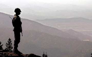 Αμερικανική (;) πυραυλική επίθεση με δέκα νεκρούς σε καταφύγιο ανταρτών στο Πακιστάν