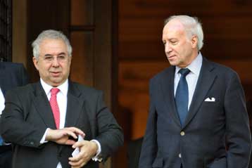 «Όχι» της κυβέρνησης σε ενδεχόμενο συνάντησης κορυφής για την ονομασία της ΠΓΔΜ